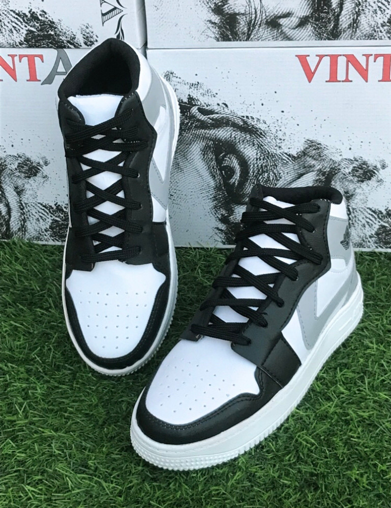 Jordan shoes for girls black and white deals