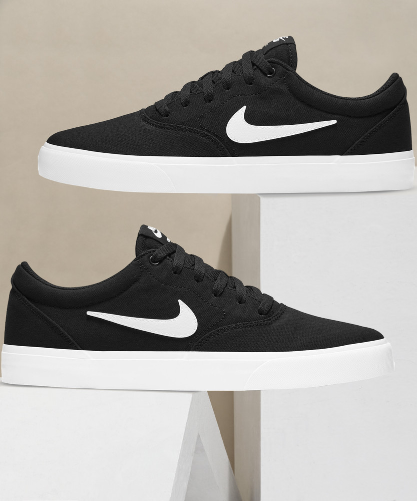 nike sb black & white charge solarsoft trainers