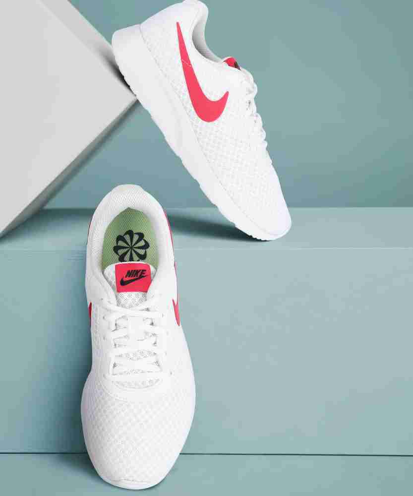 Nike tanjun hotsell blancas 41