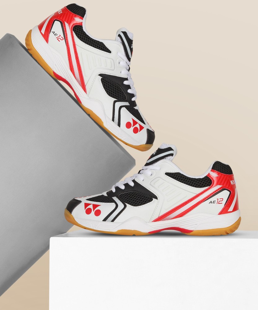 Badminton shoes yonex on sale flipkart