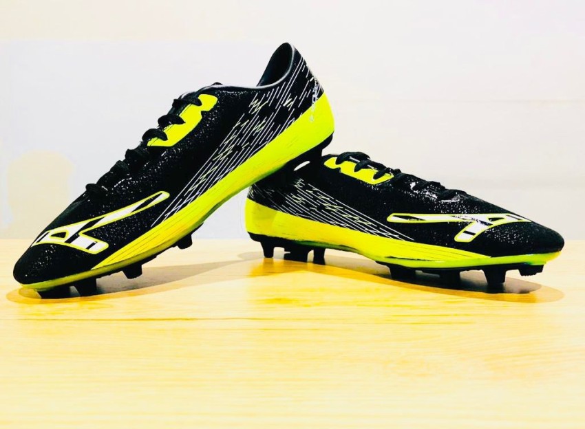 Sports boot clearance flipkart