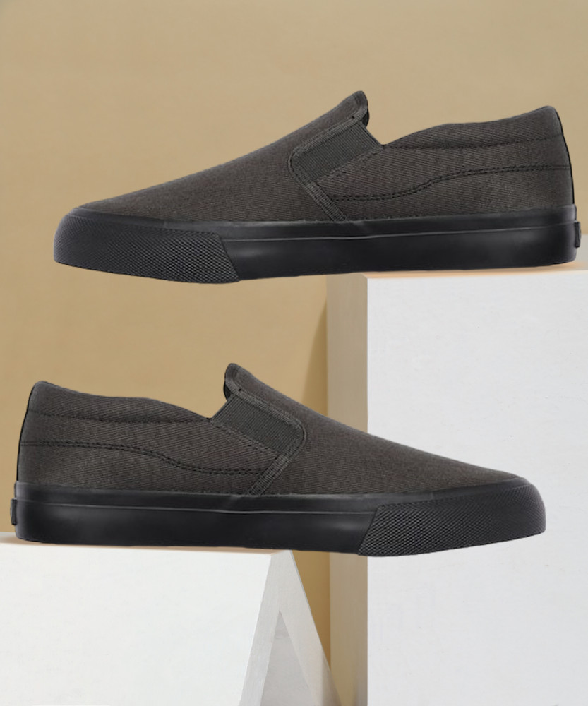 Levi's slip 2025 on shoes