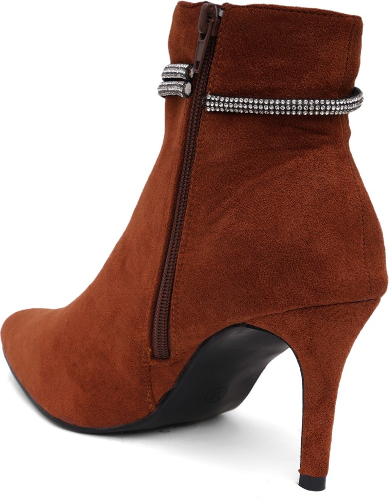 Pencil heel outlet ankle boots