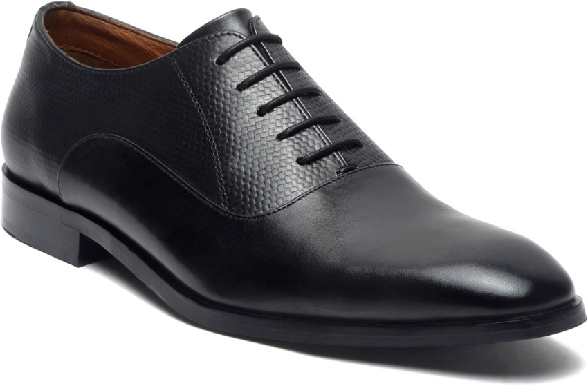 Buy online Black Solid Formal Lace-up Shoe from Formal Shoes for Men by  Louis Stitch for ₹2999 at 57% off