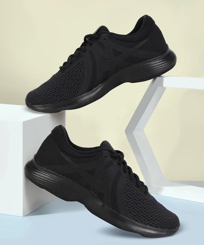 nike black revolution 4