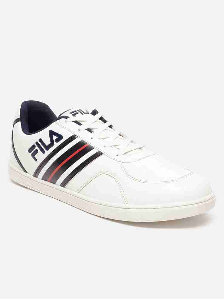 Fila men's hotsell smack sneakers