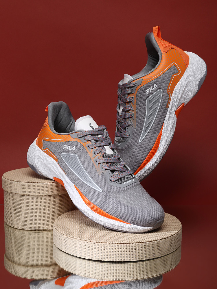 Fila tennis shoes mens brown discount