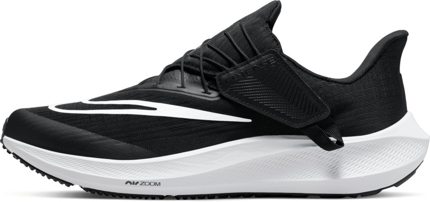 Nike Zoomx Invincible Run Flyknit 3 W Sneakers in Black