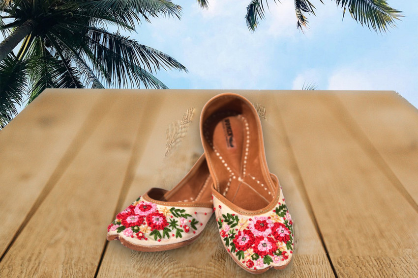 Ladies outlet stylish jutti