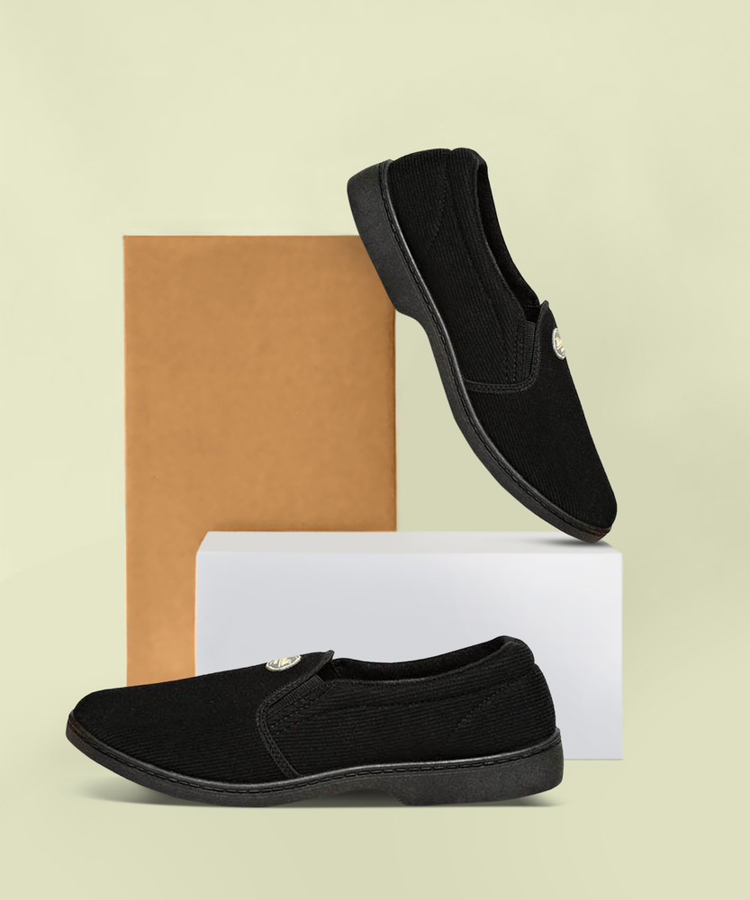 Paragon cheap casual shoes