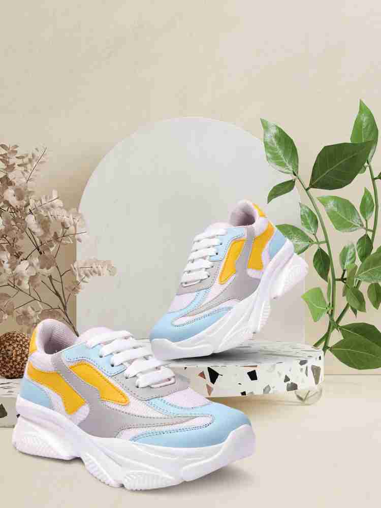 Trendy sneakers clearance 2019 women's