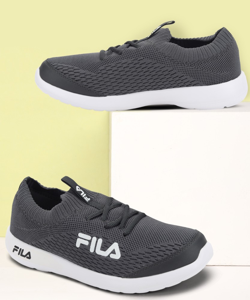 Fila running best sale shoes flipkart