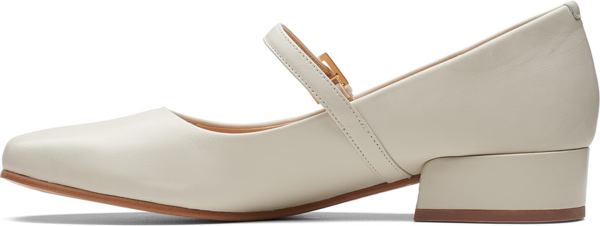 CLARKS Seren30 Buckle Ivory Leather Casuals For Women Buy CLARKS Seren30 Buckle Ivory Leather Casuals For Women Online at Best Price Shop Online for Footwears in India Flipkart