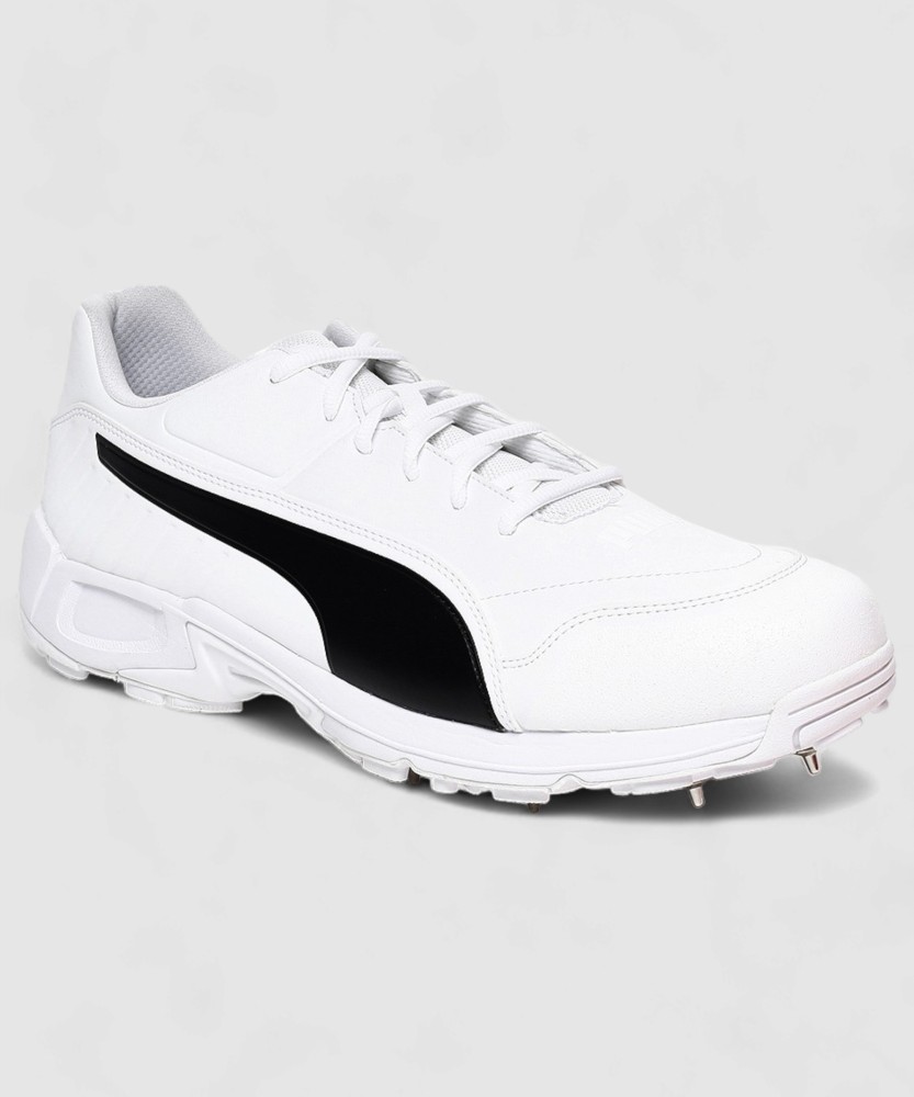 Puma 18 cricket shoes on sale