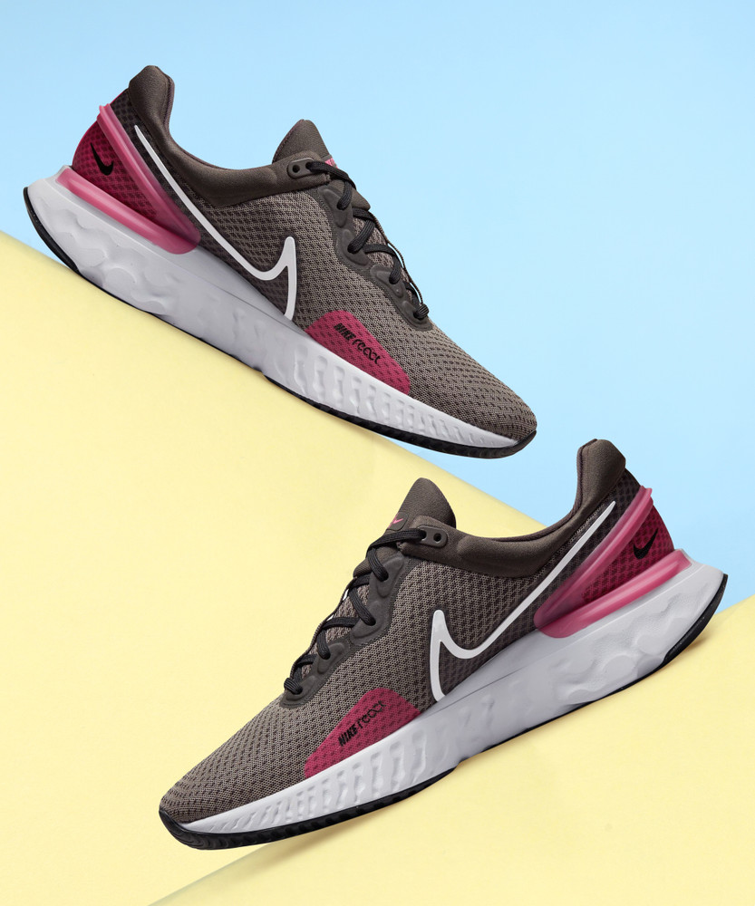 nike epic react flyknit flipkart