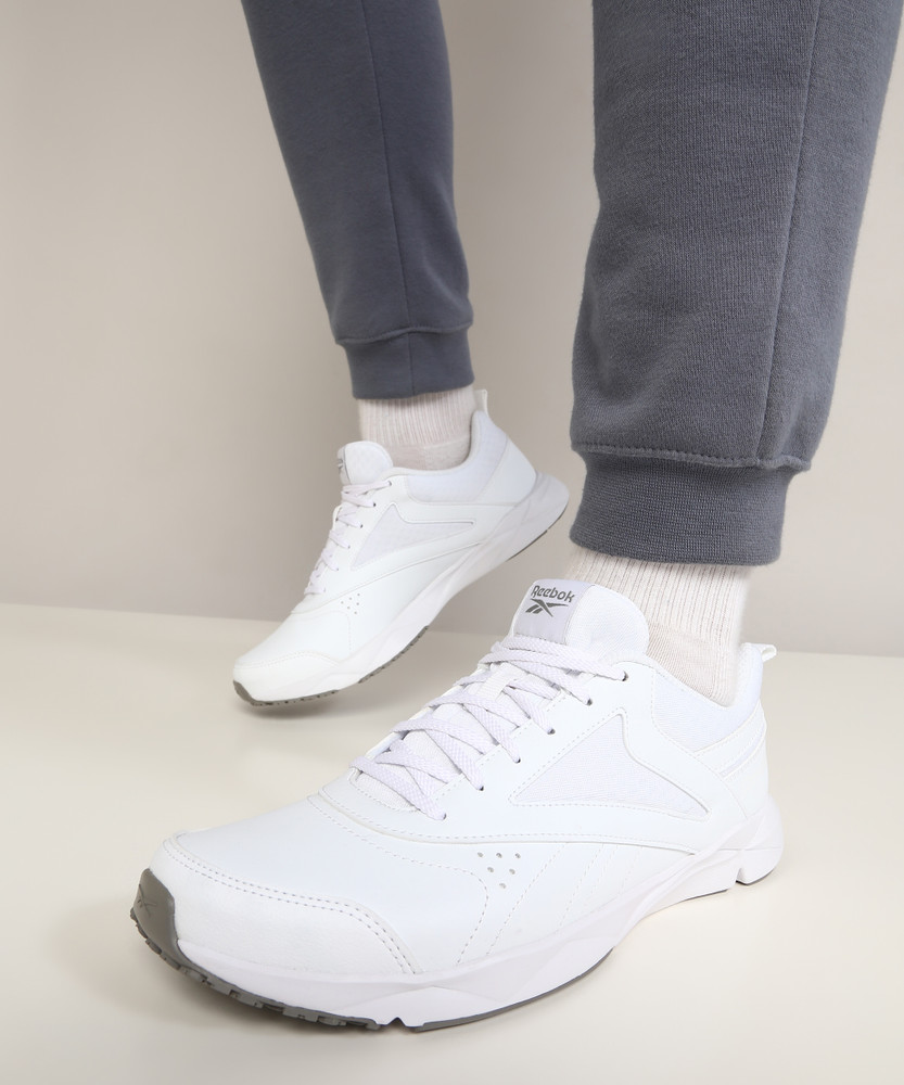 white sports shoes flipkart