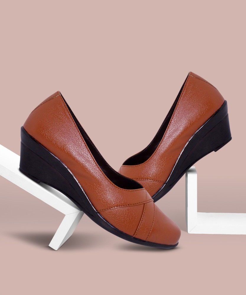 Wedge heels for online work