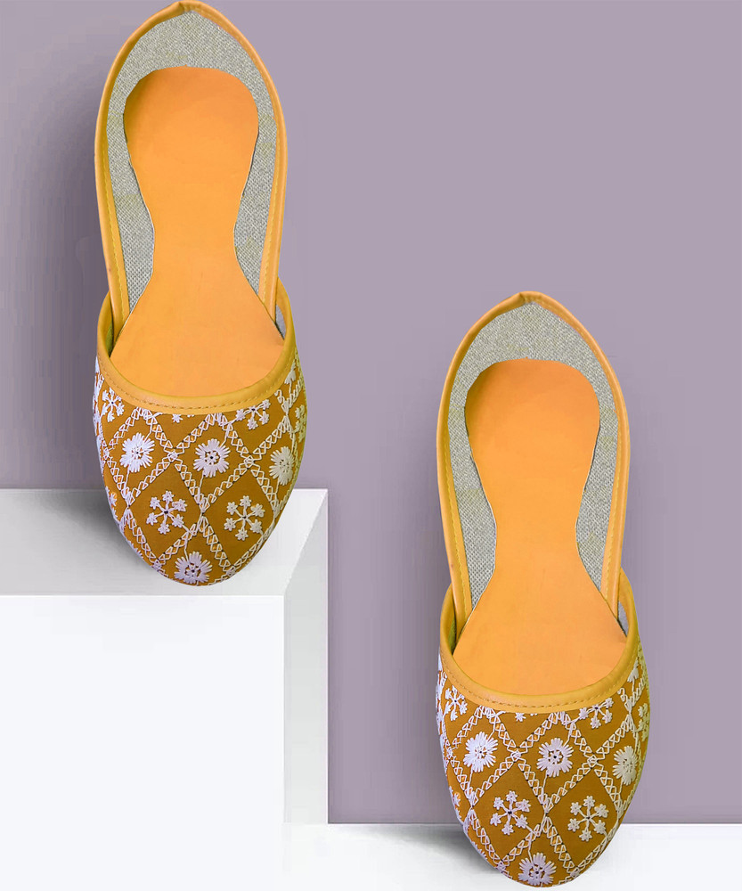 Ladies mojari online shopping sales