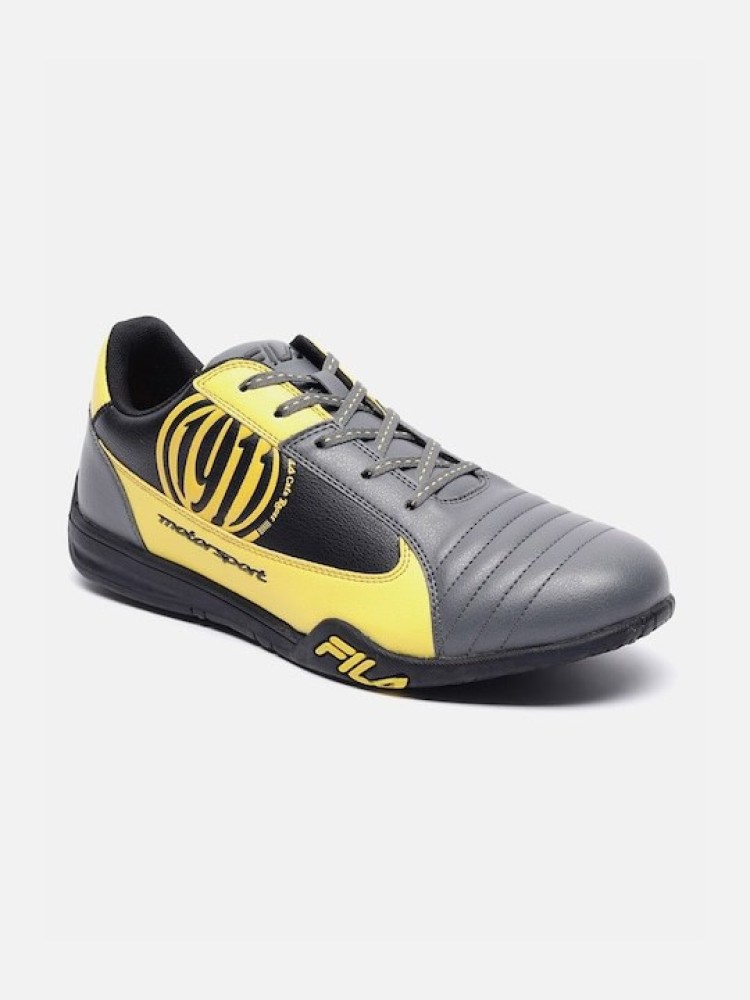 Fila deals futsal shoes