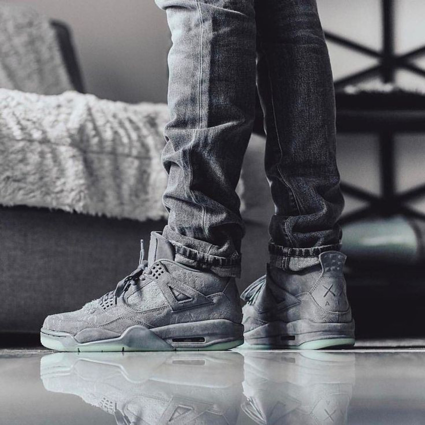 Men's air jordan outlet 4 retro kaws