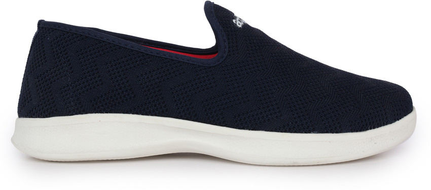 Flotter action footwear top
