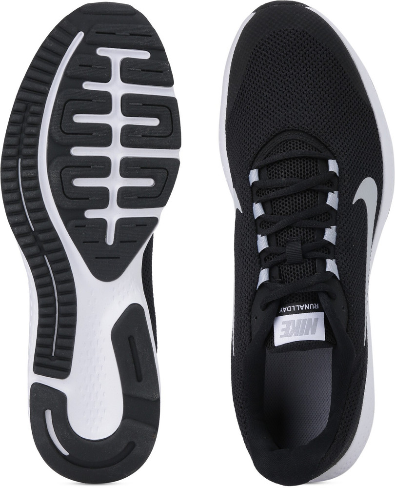 Men's Running Shoes. Nike VN