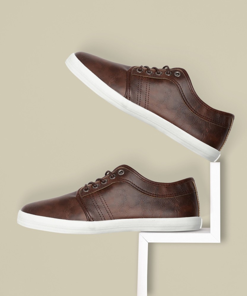 Roadster on sale sneakers flipkart