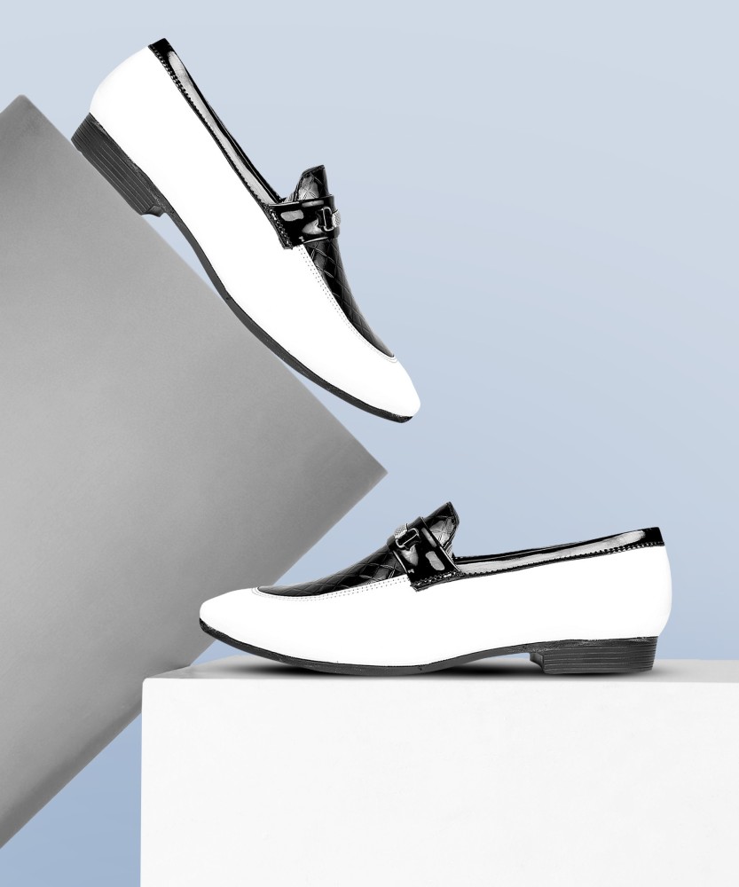 White on sale loafers flipkart