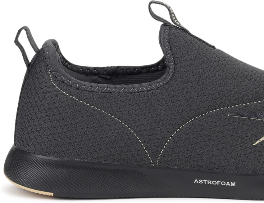 reebok men's slip on trainers