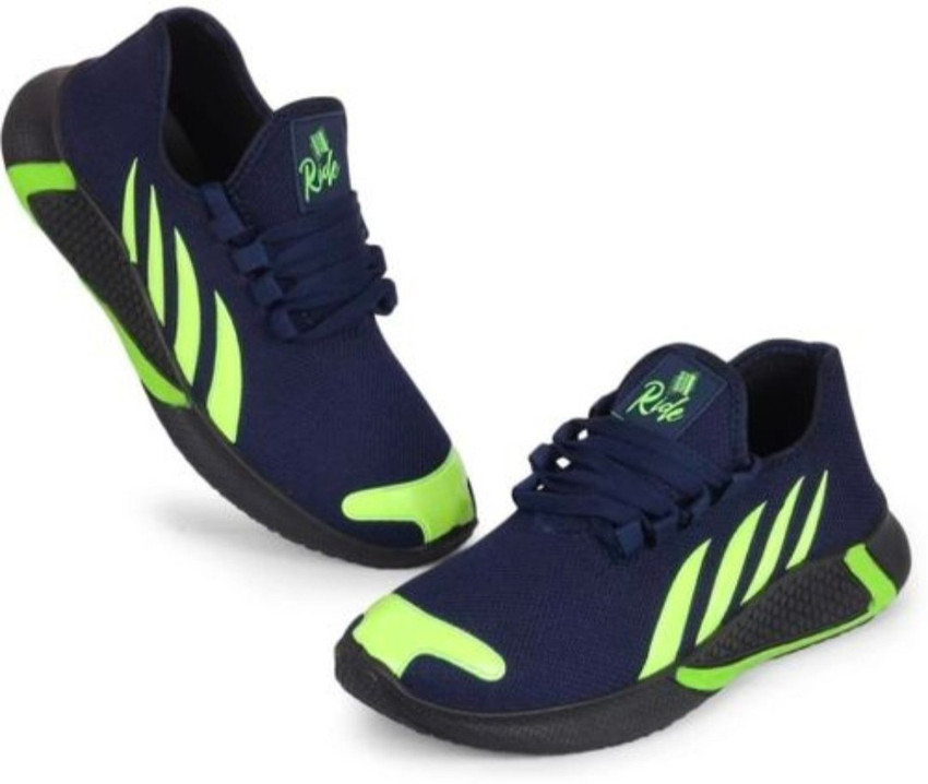 Sneakers r us top