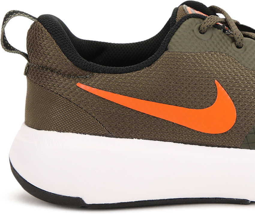 Khaki color clearance nike shoes