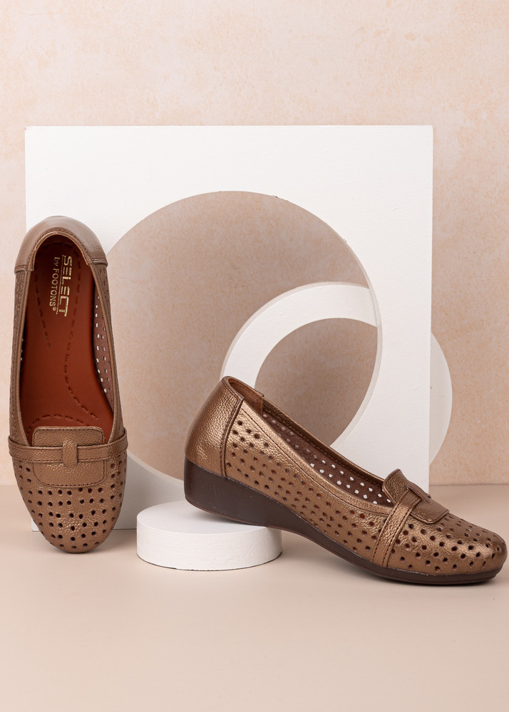 FOOTONS Select Women Premium Leather Slip ons Casual Office