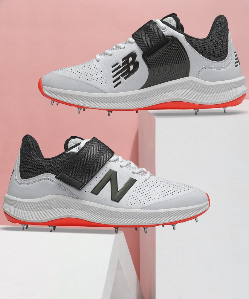 New balance bowling outlet spikes