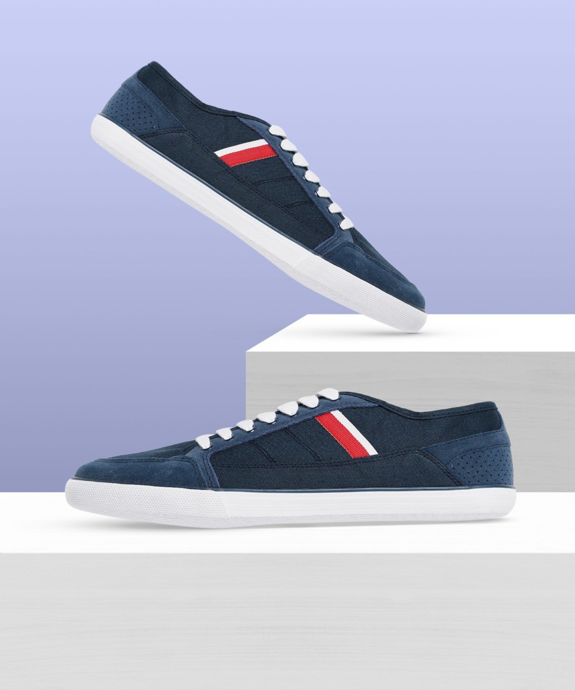 Roadster sneakers hot sale flipkart