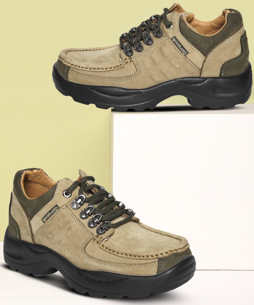 Woodland sales sneakers flipkart