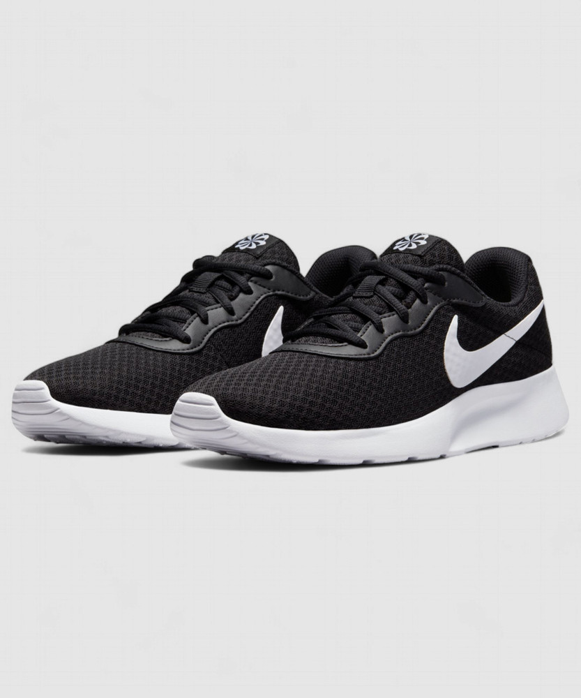 Nike tanjun black sneakers clearance