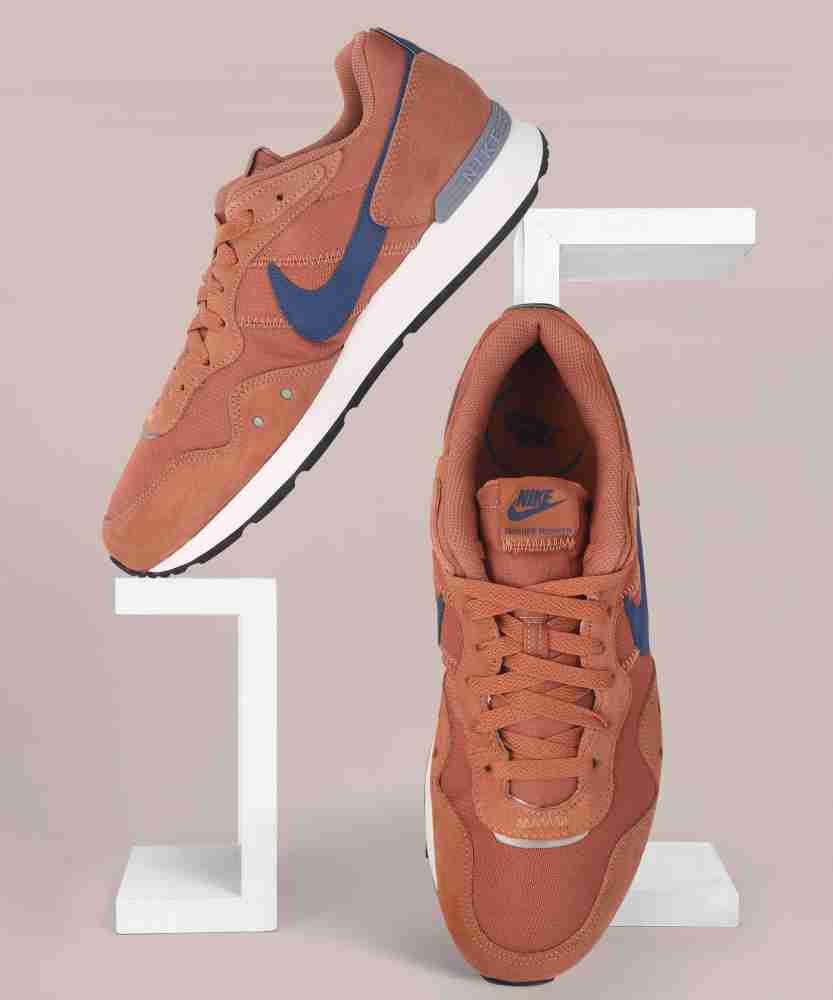 Nike blush store internationalist suede trainers