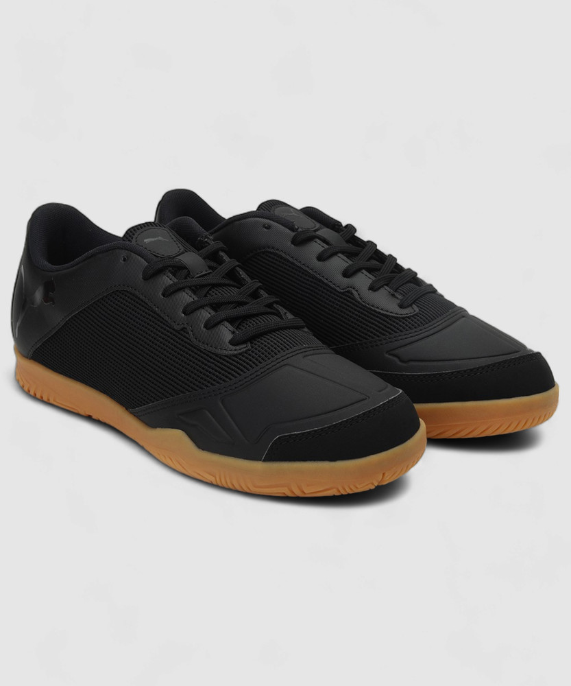Futsal shoes flipkart discount