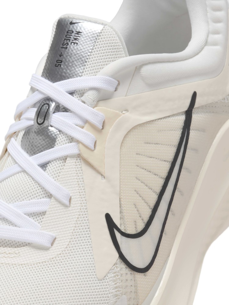 Womens white best sale nike walking shoes