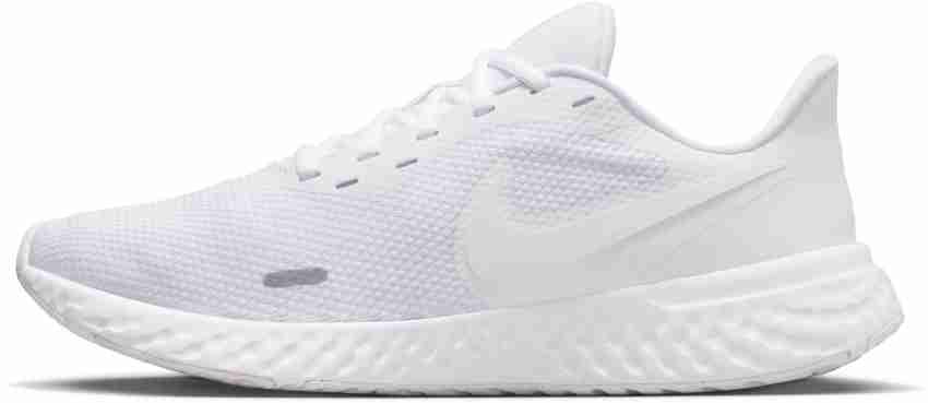 Nike on sale revolution white