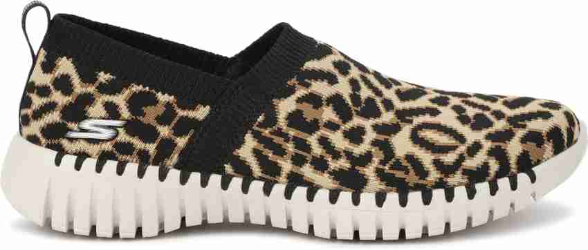 Skechers go walk safari hot sale