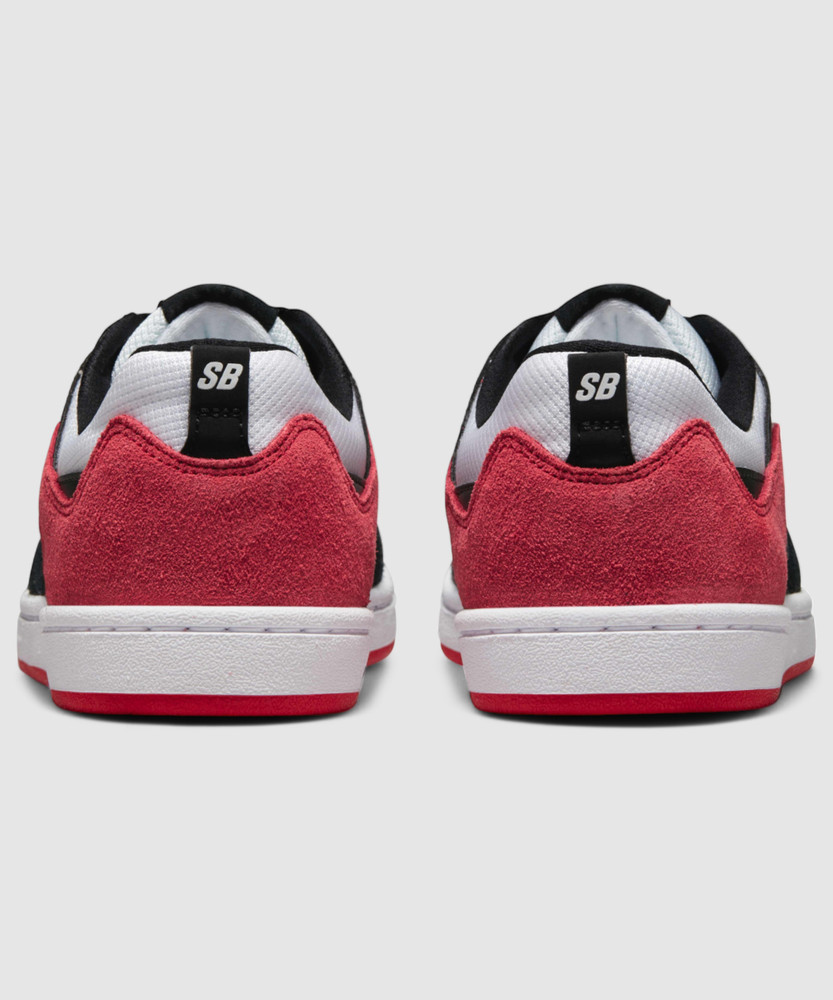 nike sb alleyoop trainers in white and pink