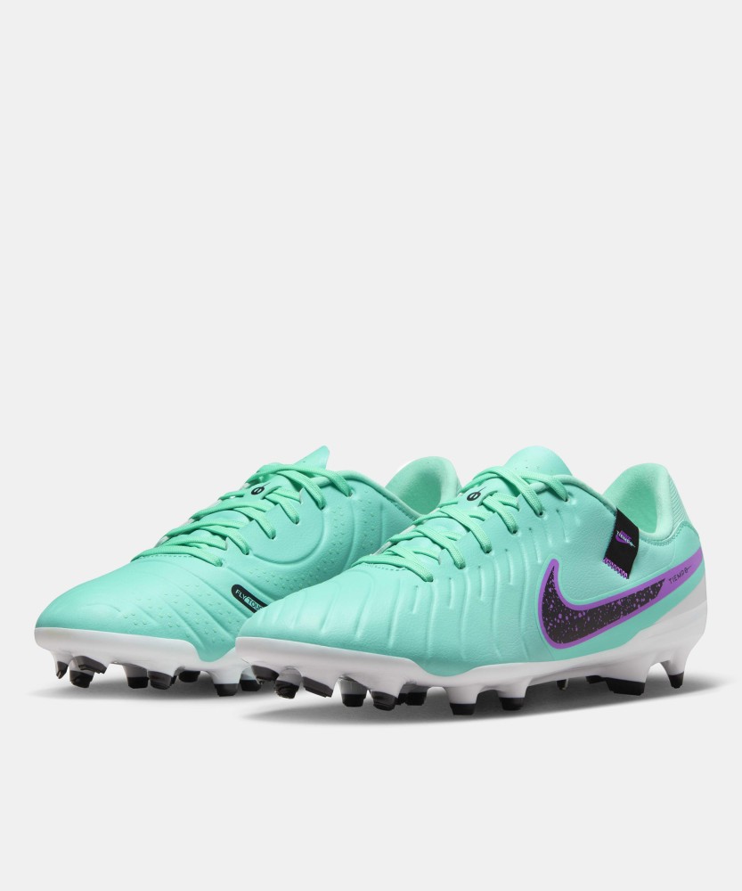 Nike football hot sale shoes flipkart