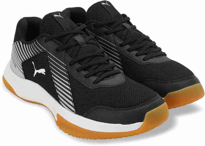 Puma badminton sale shoes flipkart