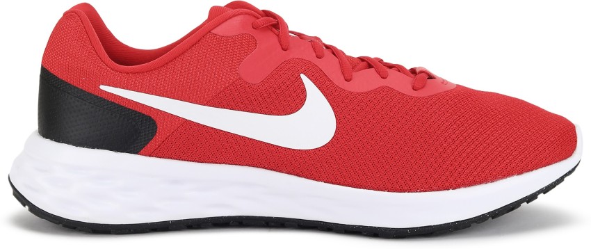 Nike incinerate sneakers on sale vs nike revolution