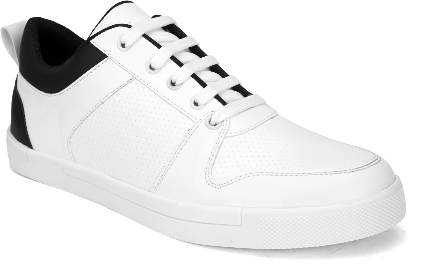 roadster shoes flipkart