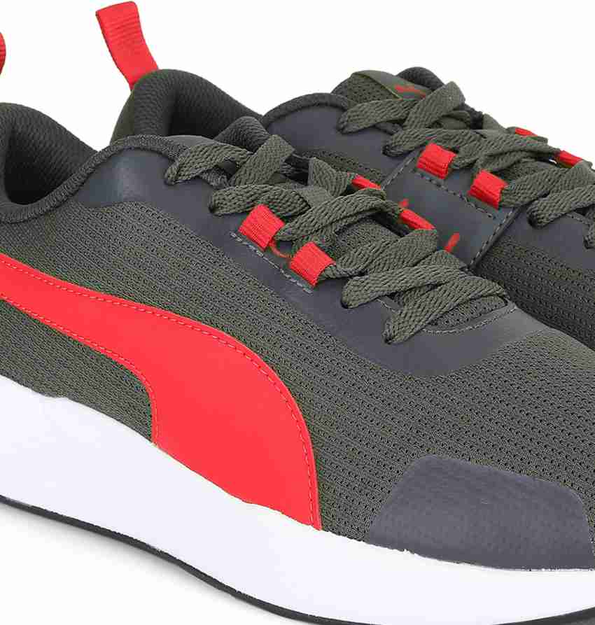 Puma st store runner v1