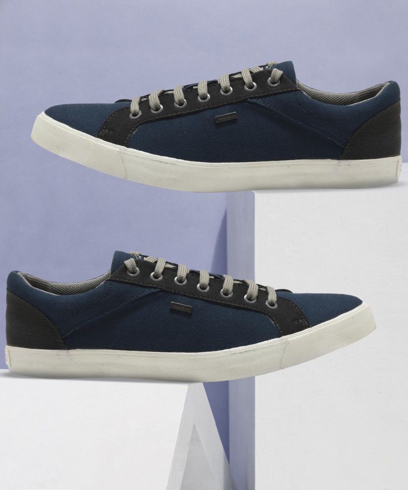 Woodland sneakers sale shoes flipkart