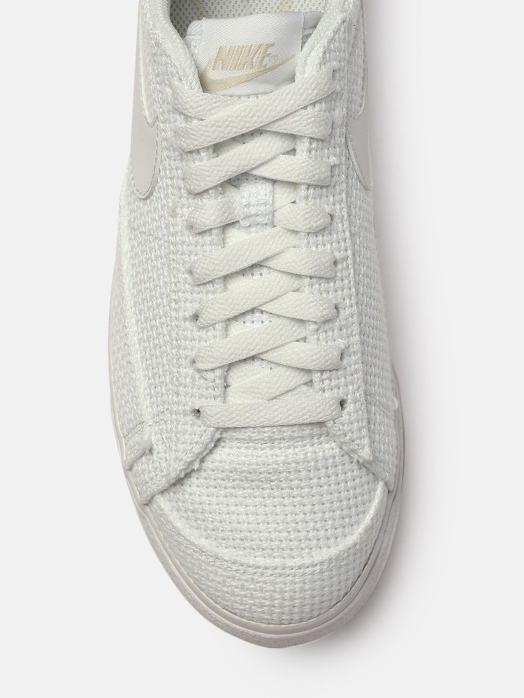nike women's blazer low se premium