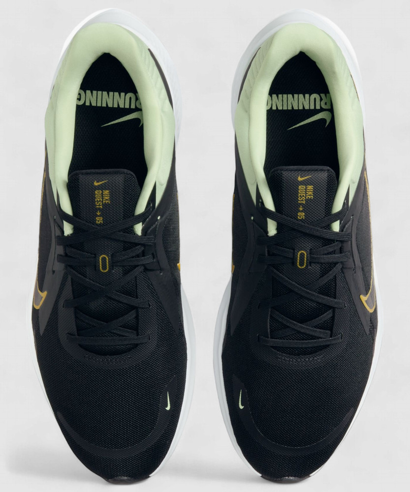 nike running quest 2 se trainer in white